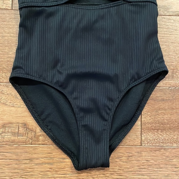 Abercrombie Kids Girls Swim - Black One-Piece Swimsuit Bathing Suit - Size 5/6 - Picture 3 of 16